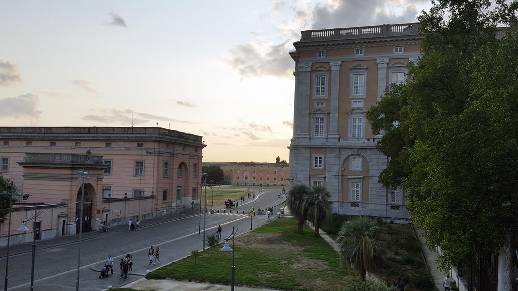 L'Insolita Reggia Caserta Exterior foto