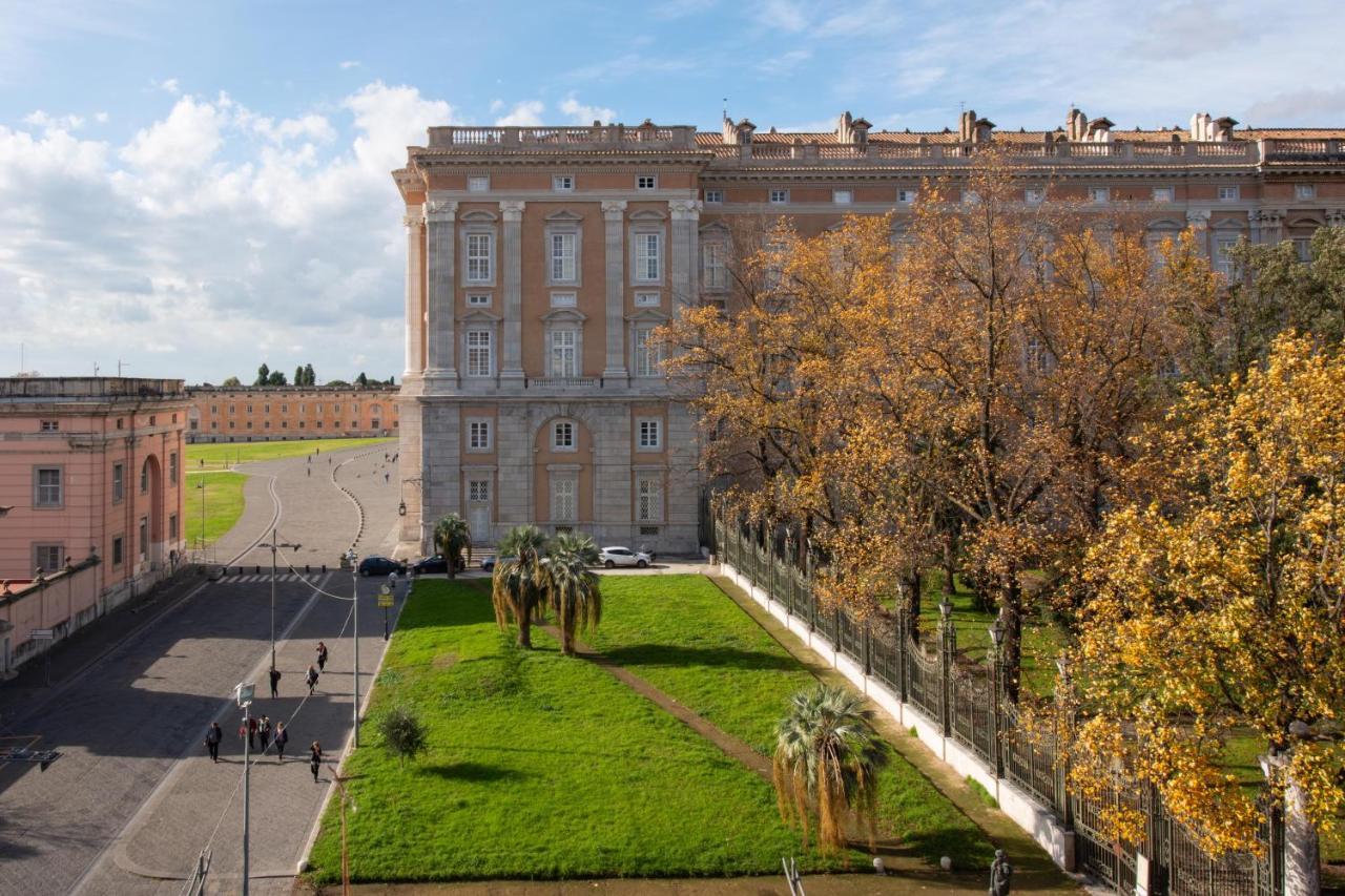 L'Insolita Reggia Caserta Exterior foto